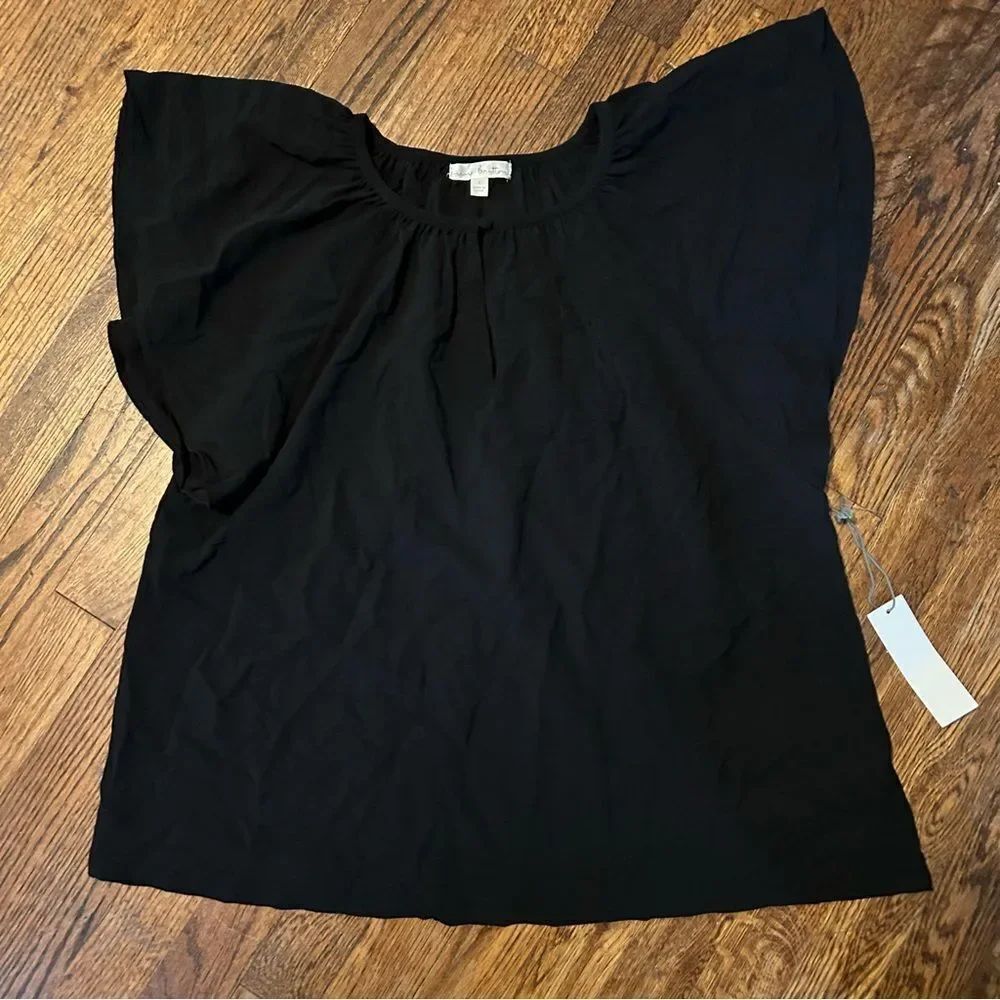 Nine Britton Classic Black Top